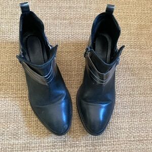 Diba Skyler Black Leather Western Ankle Boot Size 7